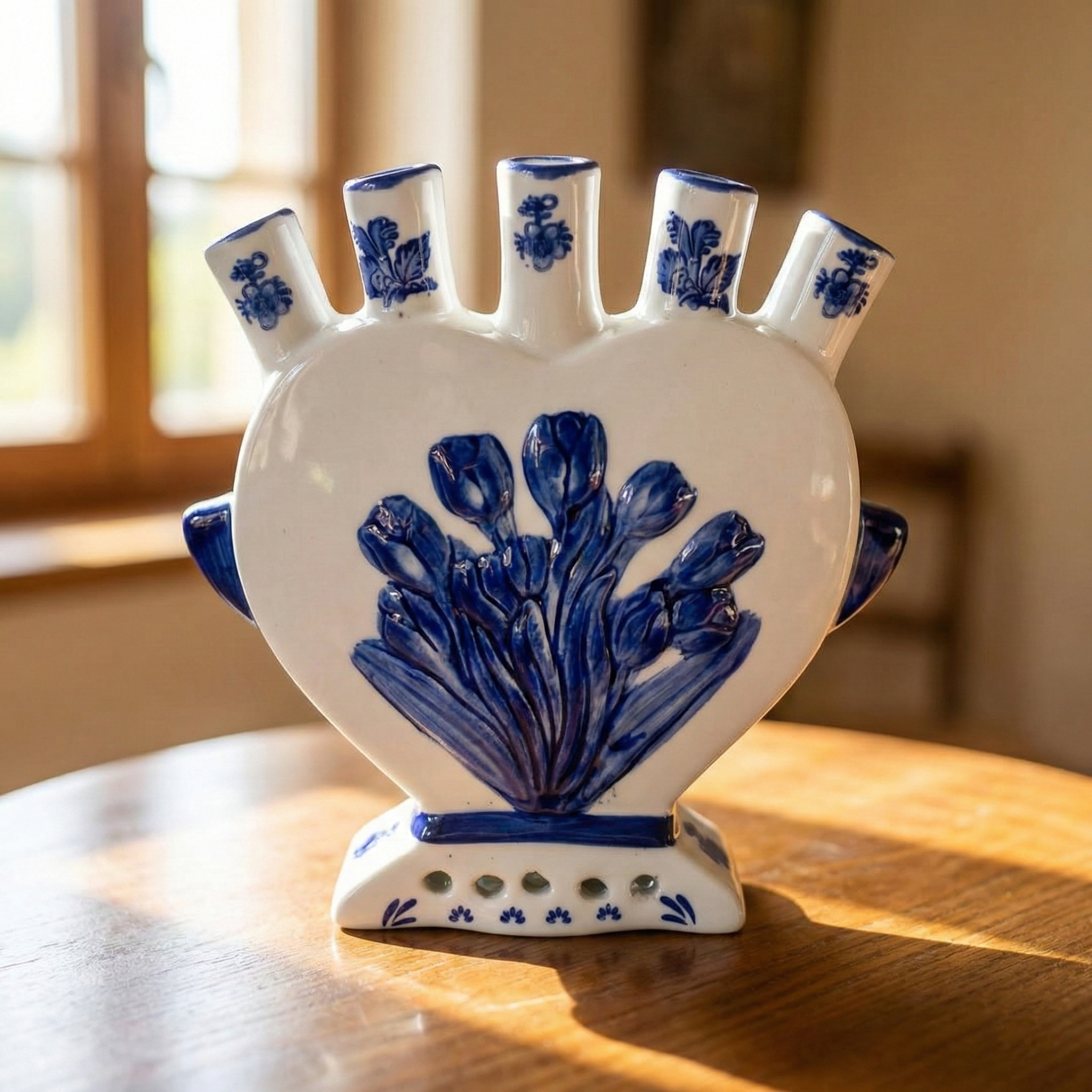 Ceramic Vase - White & Blue (16 CM / 16 CM / 3 CM)